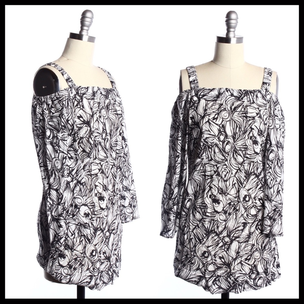 COLD SHOULDERS BLACK WHITE PRINT TUNIC TOP